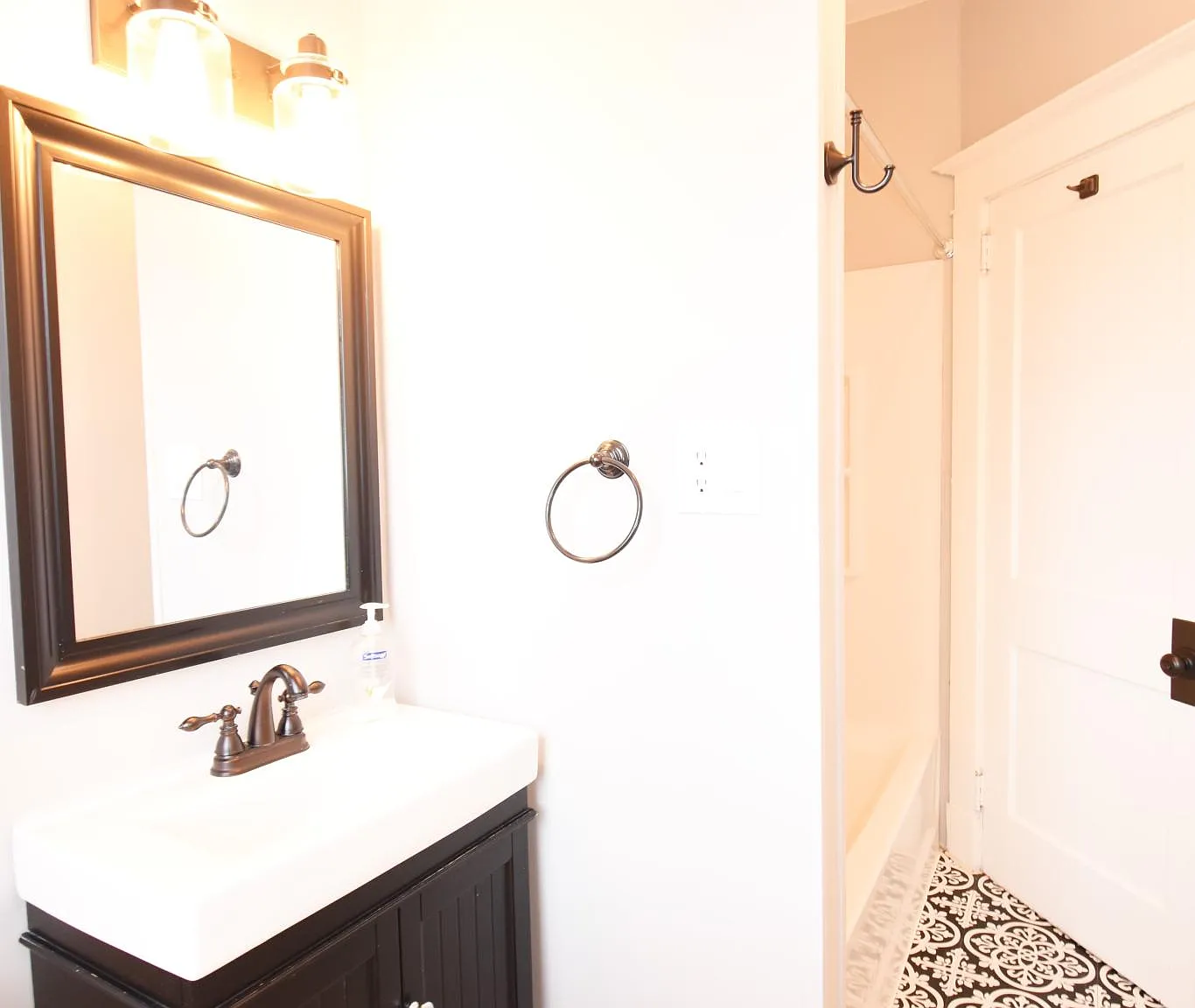 36 Washington St — Photo 4