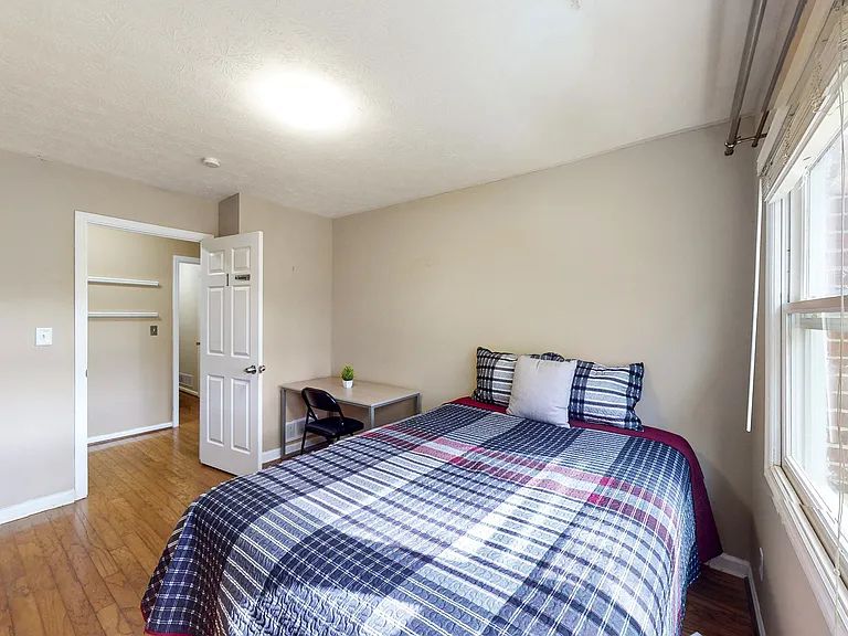 Mohawk Dr — Photo 1