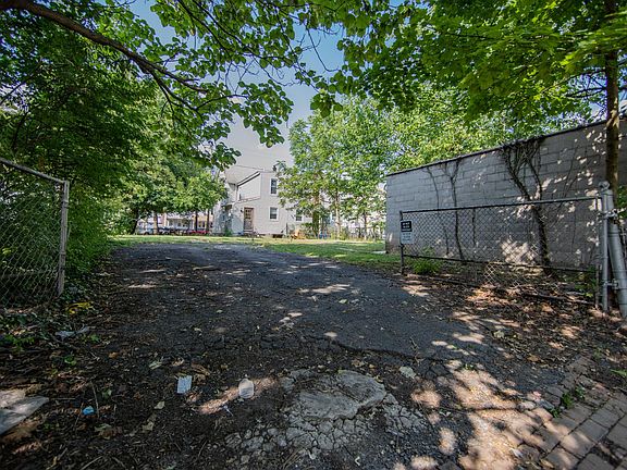 5th image of 430 Beech St