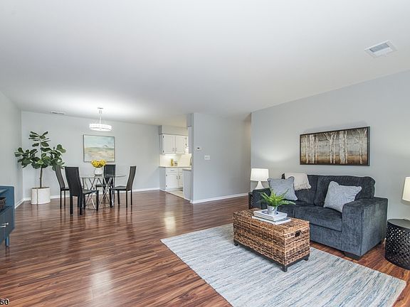 4th image of 26 John St APT 3C