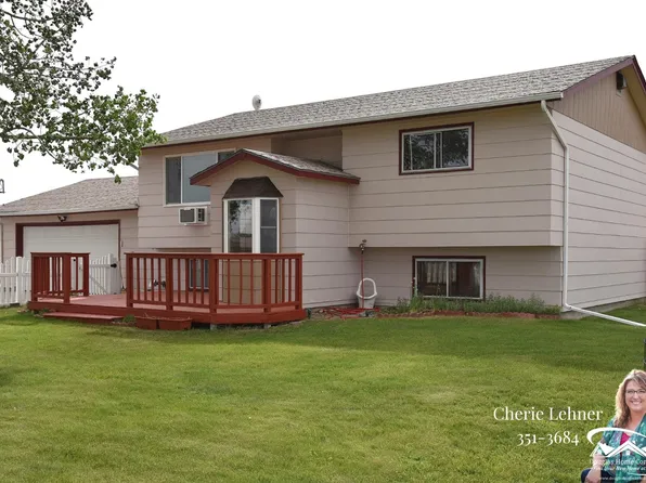 27 Dunham Rd, Glenrock, WY 82637