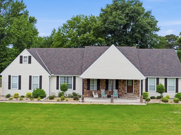 305 Brandon Dr, Beebe, AR 72012