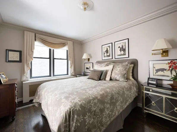 342 East 53rd Street image 7 of 8