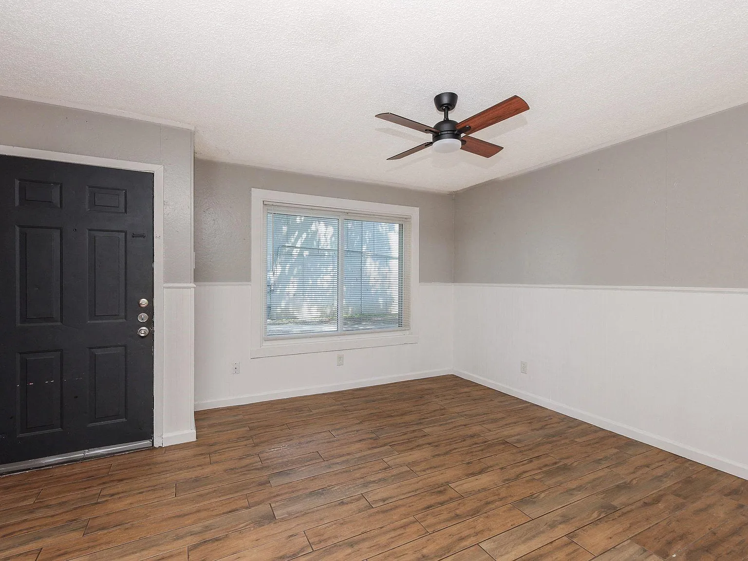 2 bed, 1.0 bath, 683 sqft, $1,250 — Photo 3