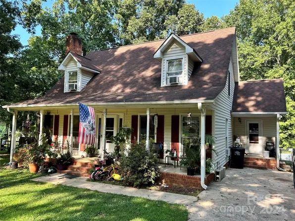 4638 Hickory Grove Rd, Mount Holly, NC 28120