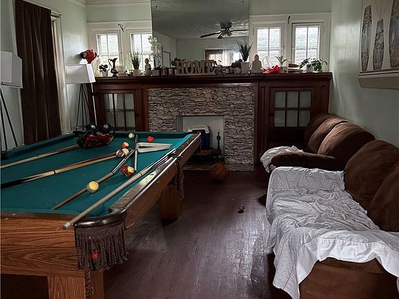2nd image of 221 Russell St
