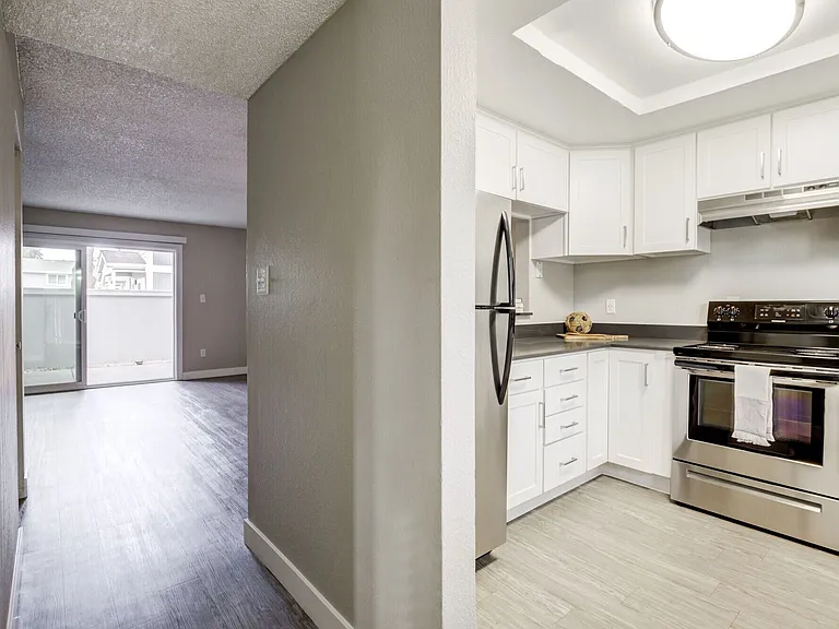Sixty58 Townhomes — Photo 13