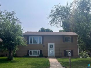 6500 W Oriole Cir, Sioux Falls, SD 57106