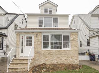 22165 91st Rd, Queens Village, NY 11428