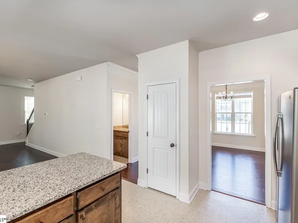 675 Poplar Grove Ln, Columbia, SC 29203