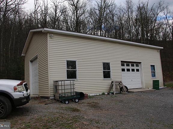 5th image of 680 Sawlog Rd