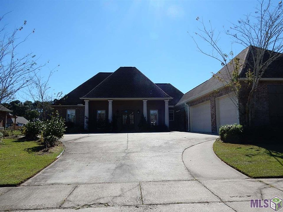 1st image of 18542 Lake Stream Dr