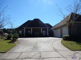 18542 Lake Stream Dr, Greenwell Springs, LA 70739