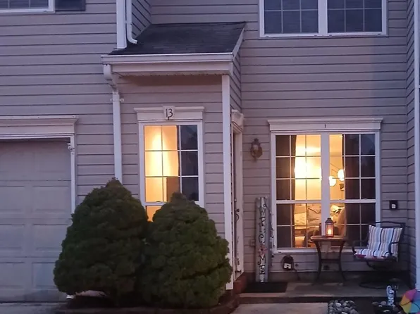 13 Sawgrass Ct, Blackwood, NJ 08012