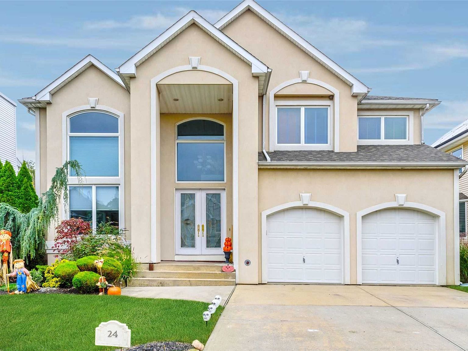 24 Crescent Cove Cir, Seaford, NY 11783 Zillow