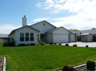 2506 S Highlands Blvd, West Richland, WA