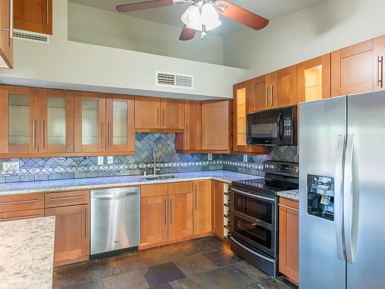 kitchen - includes refrigerator & dishwasher