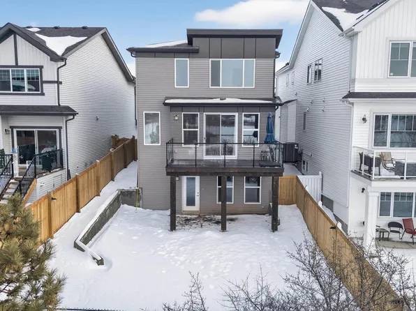 3230 Parker Loop SW, Edmonton, AB T6W 4R8