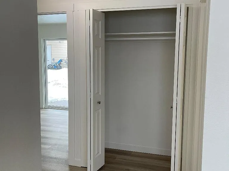 207 Wirsching Ave W #3 — Photo 7