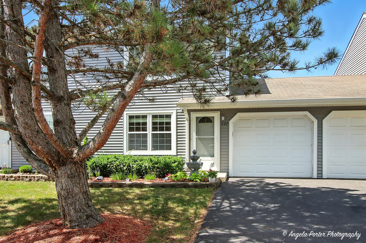 527 Normandie Ln photo 1