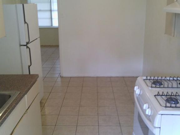 5th image of 2721 Patricia Ln APT D