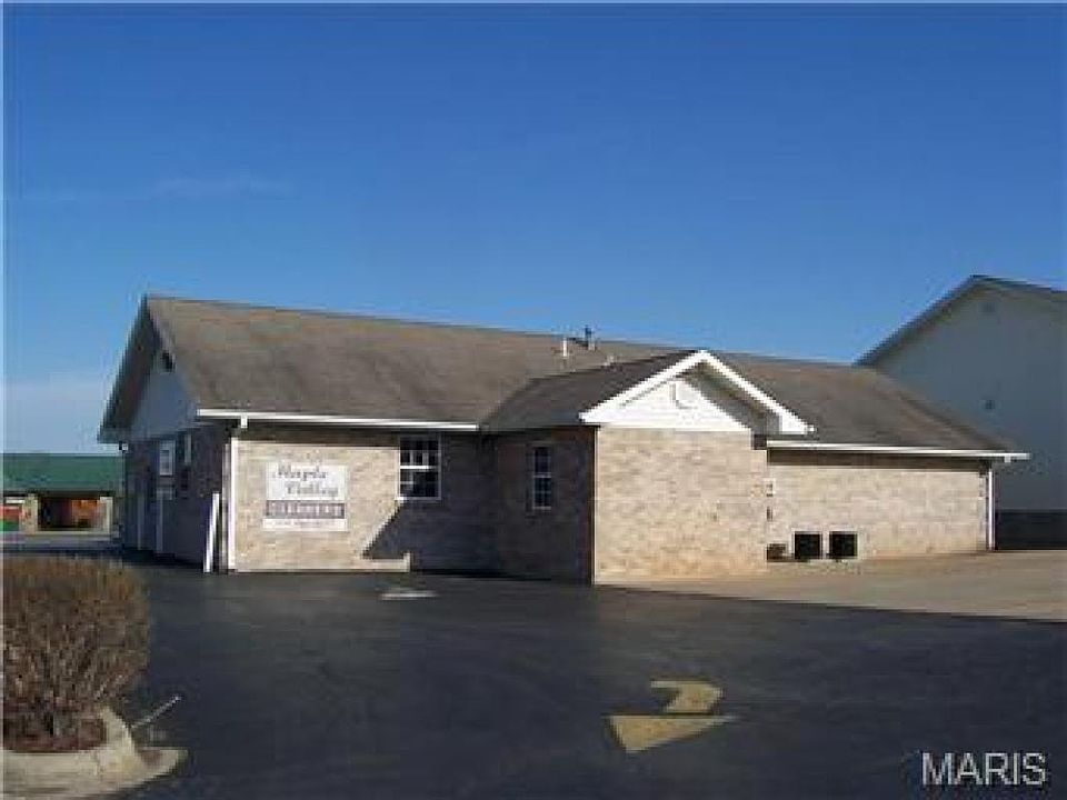 2nd image of 725 Maple Valley Dr