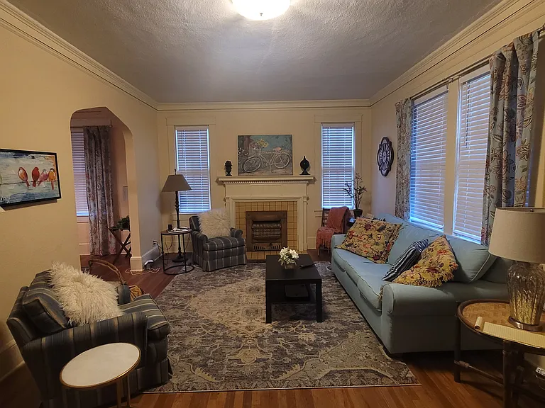 128 S Capitol Pkwy — Photo 4