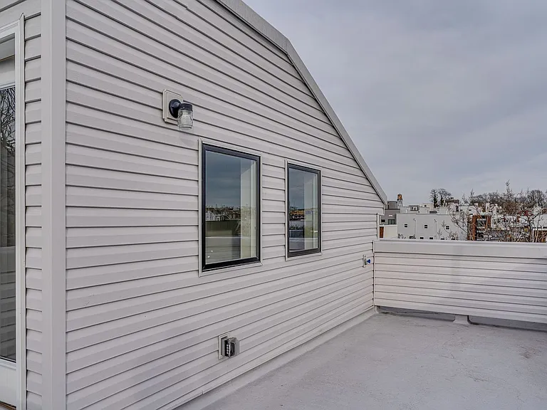 1436 N Corlies St — Photo 27