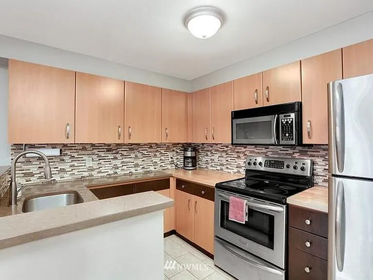 4020 Aurora Ave N #303 — Photo 12