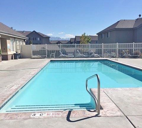 5th image of 1563 W Westbury Way #B