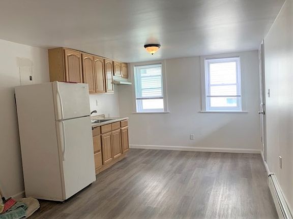 3rd image of 34 Tomkins Ave #B