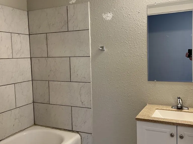 1216 N Blackwelder Ave #6 — Photo 12