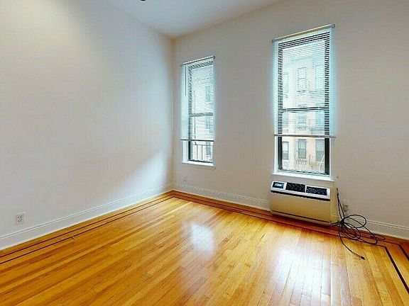 4th image of 328 E 93rd St APT 4D