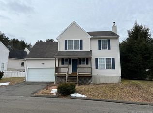 1 Fox Run Ln, New Hartford, CT 06057