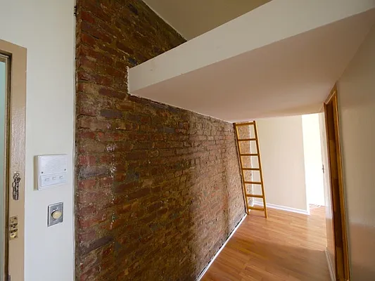 Rented by New York Residence | media 23