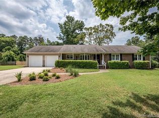 135 Teakwood Ln, Mooresville, NC 28117