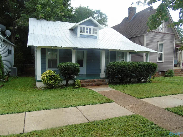 802 Beirne Ave NE — Photo 1