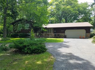 5709 Briarwood Dr, Crystal Lake, IL 60014