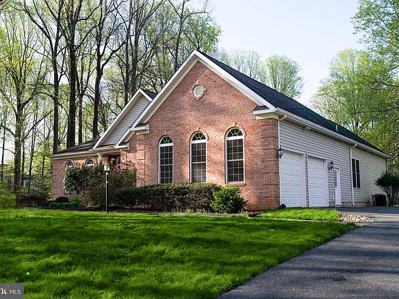 2nd image of 4300 Pinetree Rd