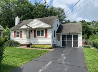 301 Richardson Dr, North Syracuse, NY 13212
