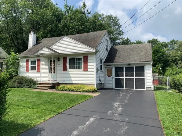 301 Richardson Dr, North Syracuse, NY 13212