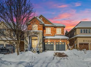 995 Nellie Little Cres, Newmarket, ON