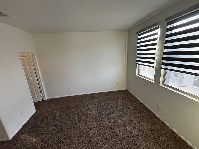1844 N Orizaba Ave — Photo 17