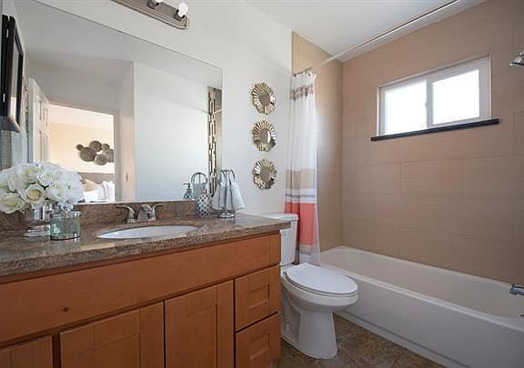 5th image of 486 El Cajon Dr