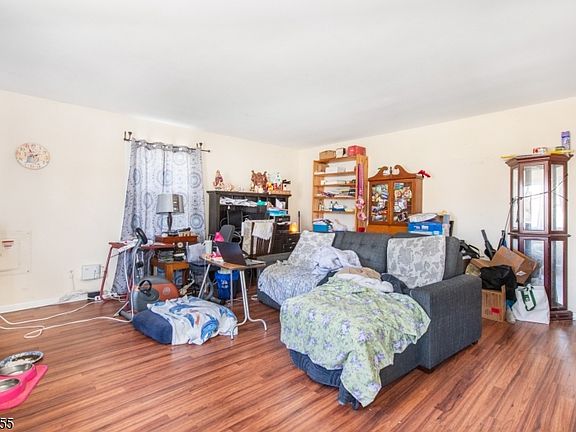 5th image of 128 Highland Blvd