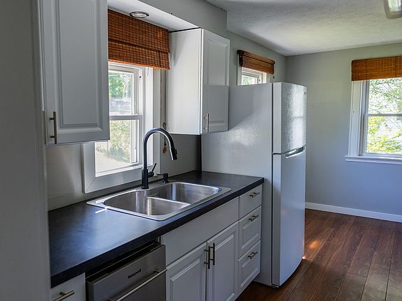 5th image of 263 Bell St