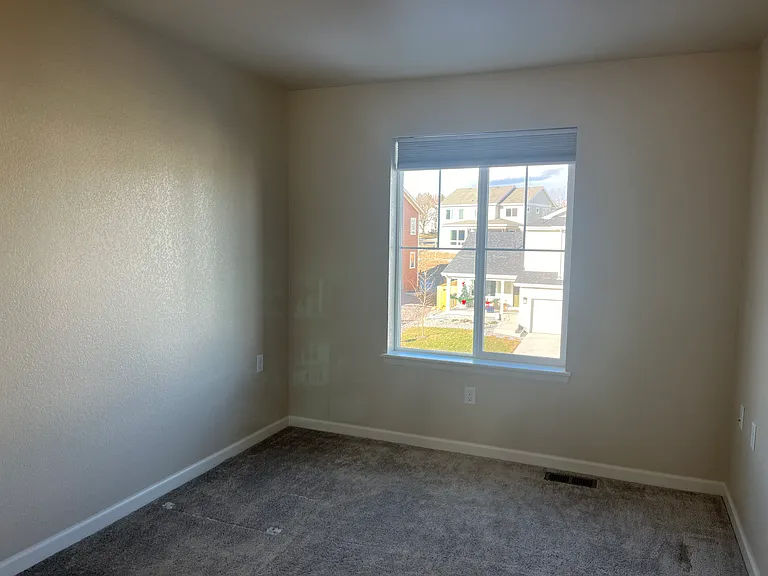 2465 Andrew Dr — Photo 27
