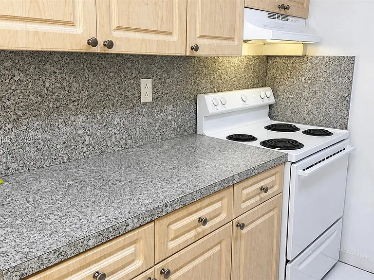 777 SW 9th Ave #207 — Photo 8