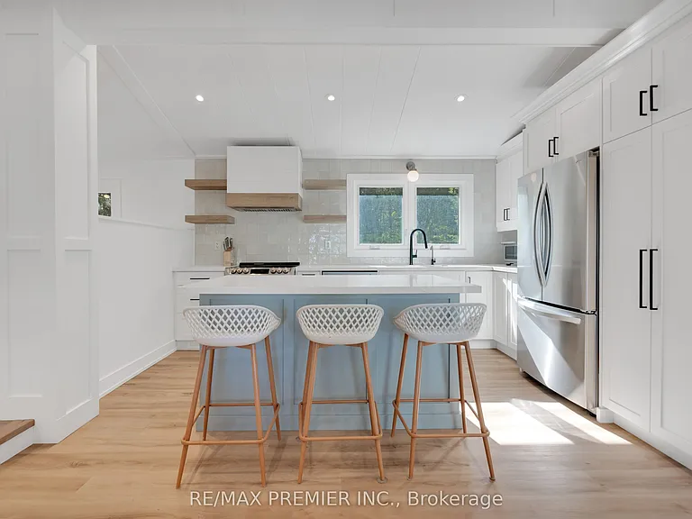891 Tiny Beaches Rd S — Photo 11