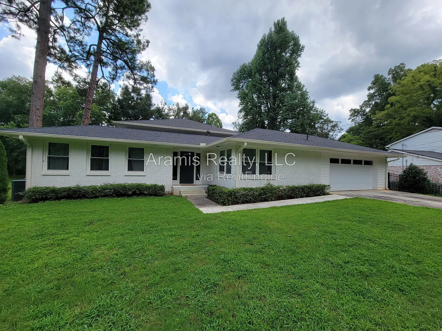 4 bed, 3.0 bath, 2154 sqft, $5,550 — Photo 2